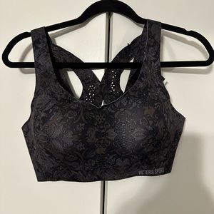 ** BRAND NEW ** Victoria Sport sports bra